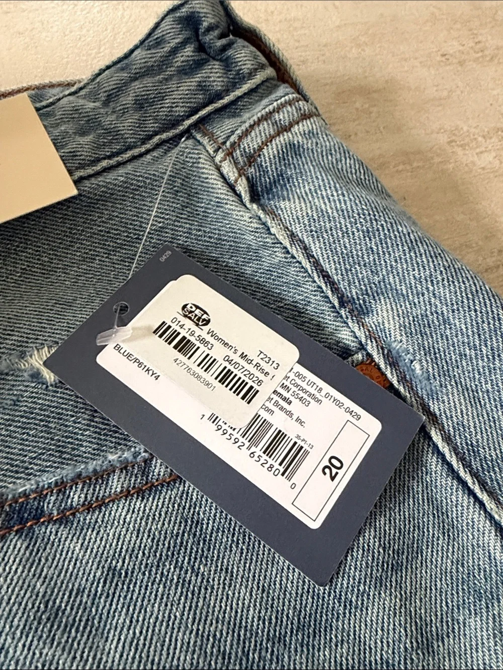Universal Thread Light Wash Denim Shorts. Baggy relaxed fit. Size 20
